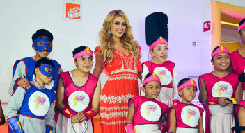 Paris Hilton visita el CRIT