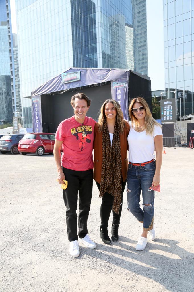 Foto de Fernando Landeros, Pamela Hamui, de Autocinema Santa Fé, y Paola Albarrán