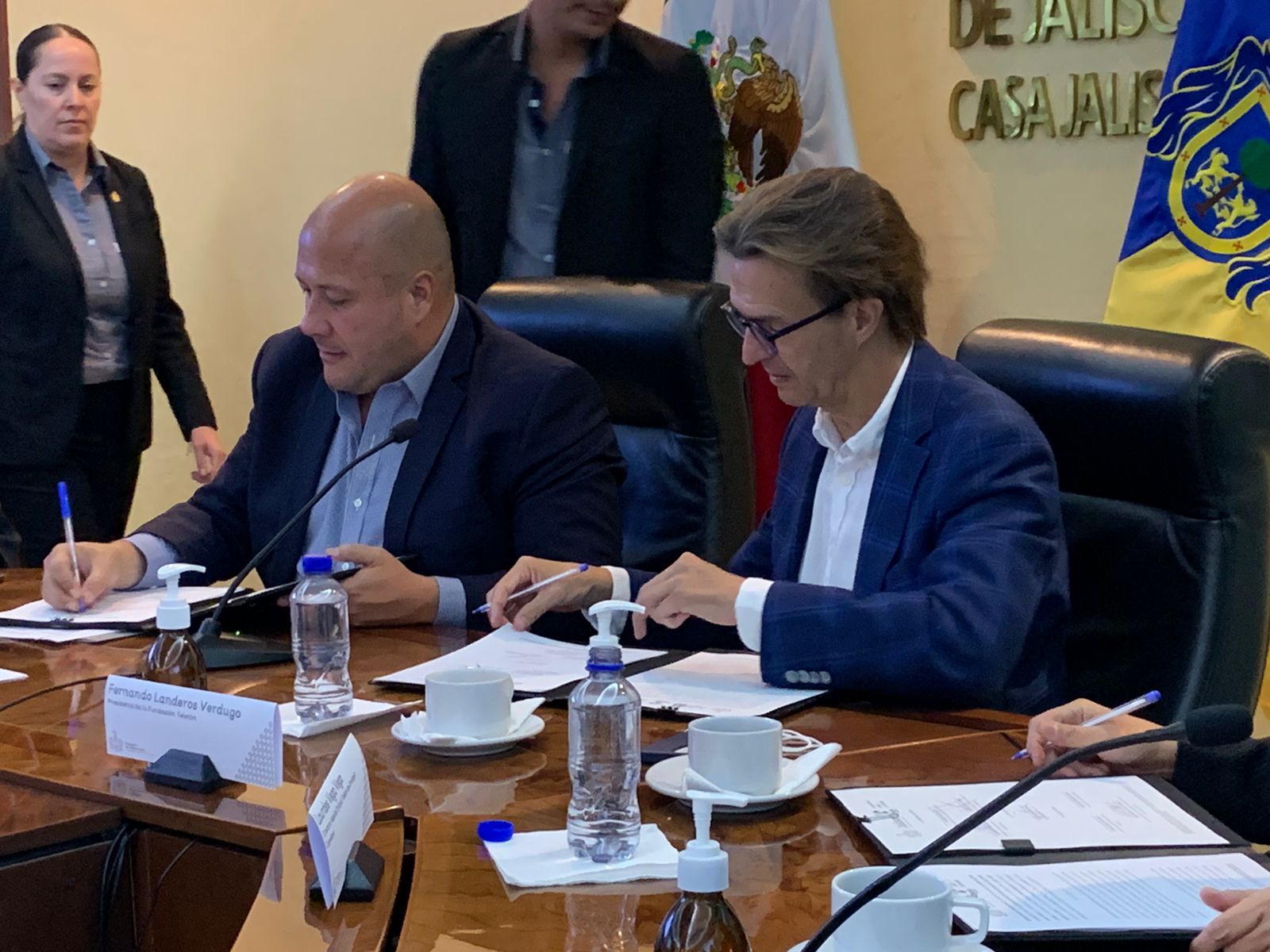 Jalisco y Teletón firman convenio por los niños con cáncer